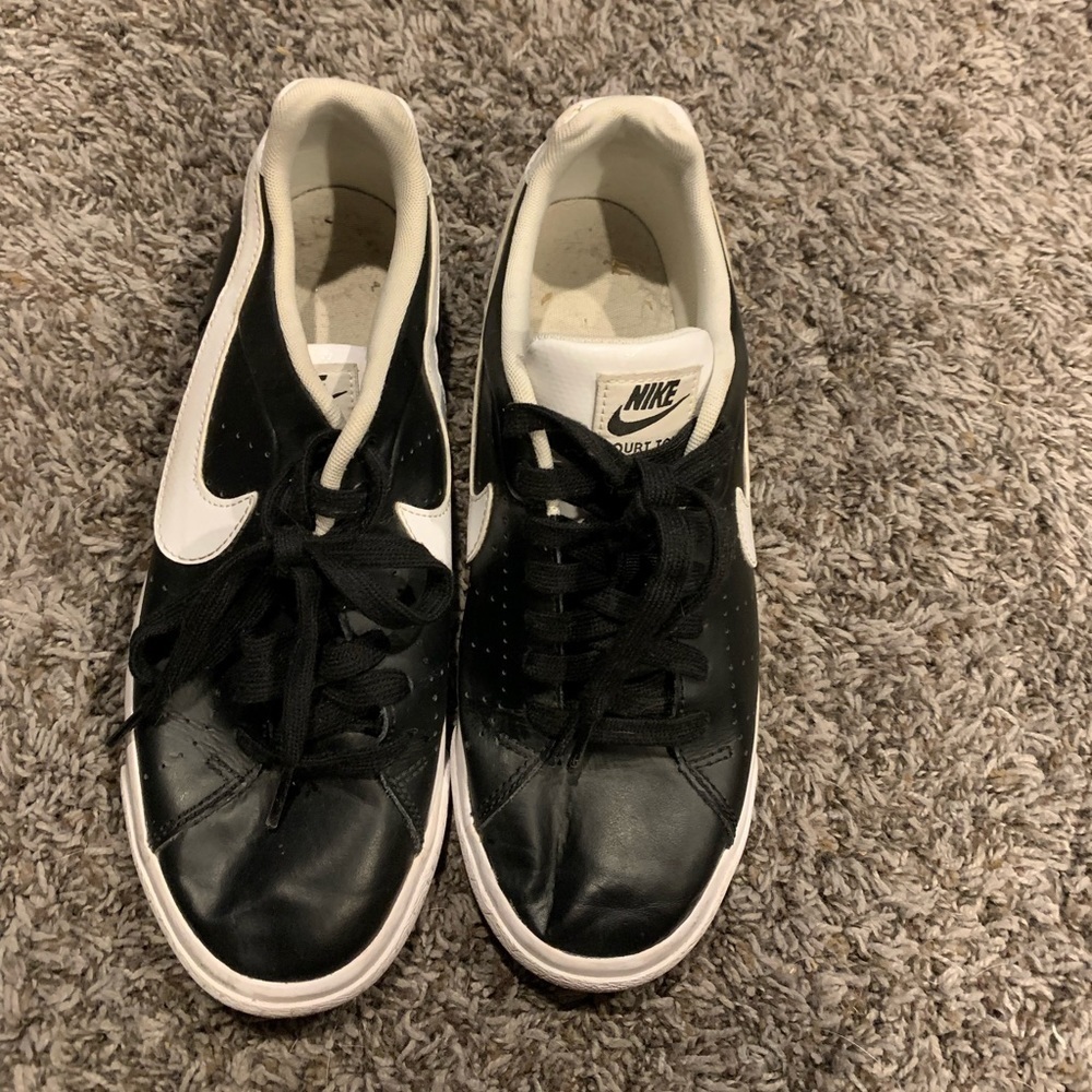 Nike Tennis Shoes